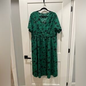 SHEIN Green short sleeve floral dress size 2XL
